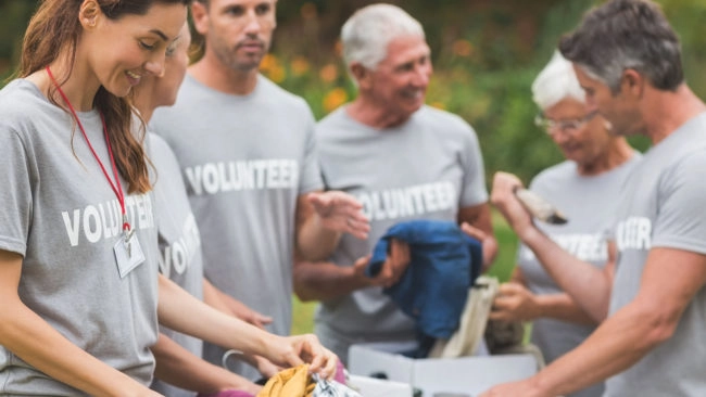 charity volunteers 